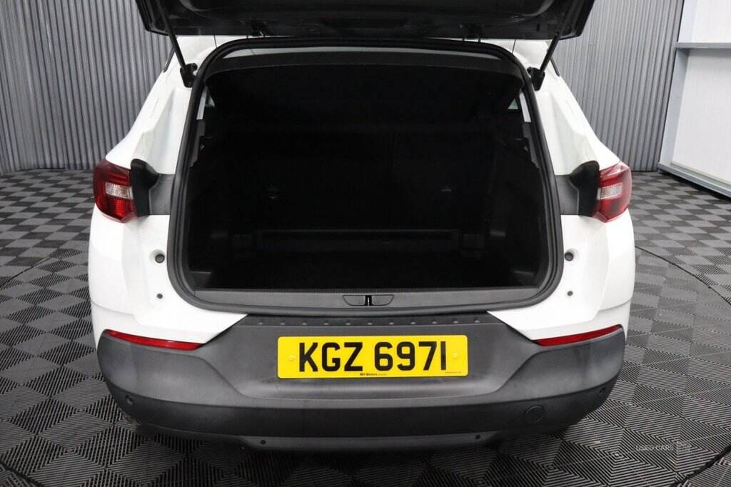 Aug 2018 Vauxhall Grandland X 1.6 Turbo D SE 5dr