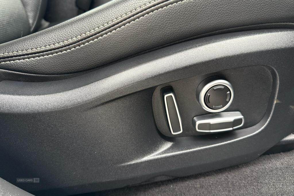 May 2021 Jaguar F-Pace 3.0 D300 R-Dynamic S 5dr Auto AWD