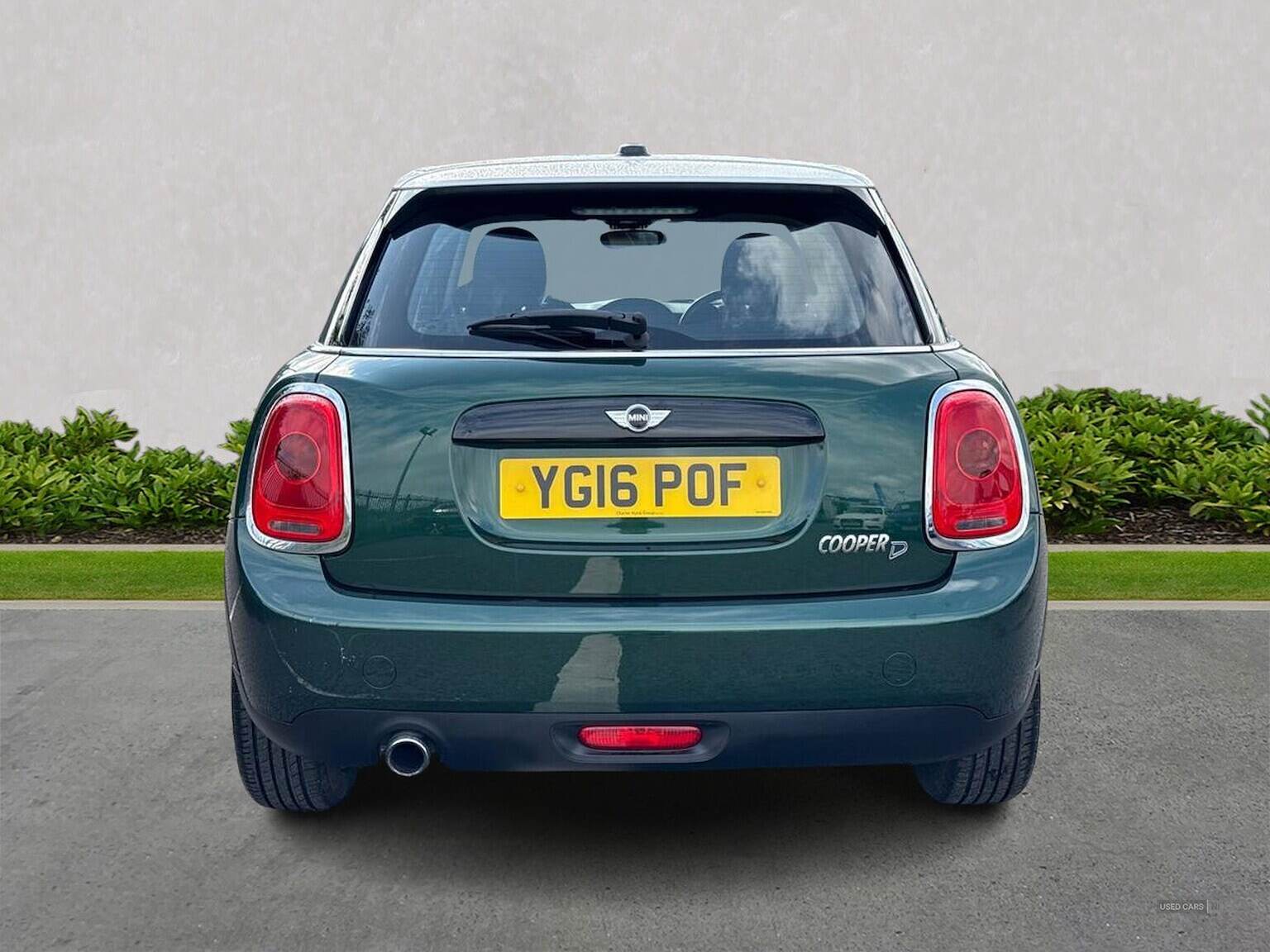 Mar 2016 MINI HATCHBACK 1.5 Cooper D 5Dr