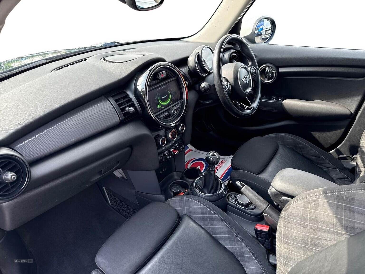 Mar 2016 MINI HATCHBACK 1.5 Cooper D 5Dr