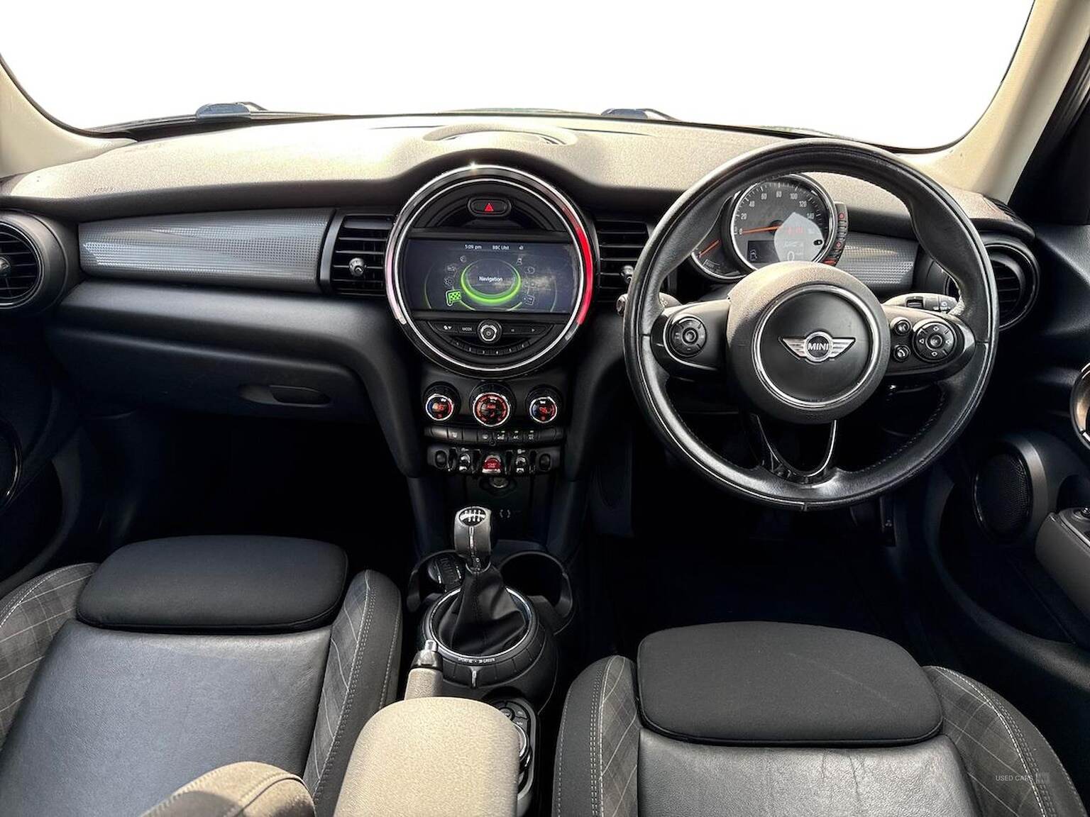 Mar 2016 MINI HATCHBACK 1.5 Cooper D 5Dr