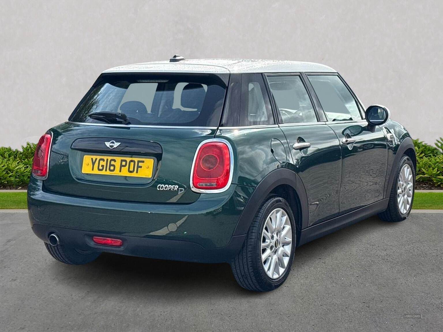 Mar 2016 MINI HATCHBACK 1.5 Cooper D 5Dr
