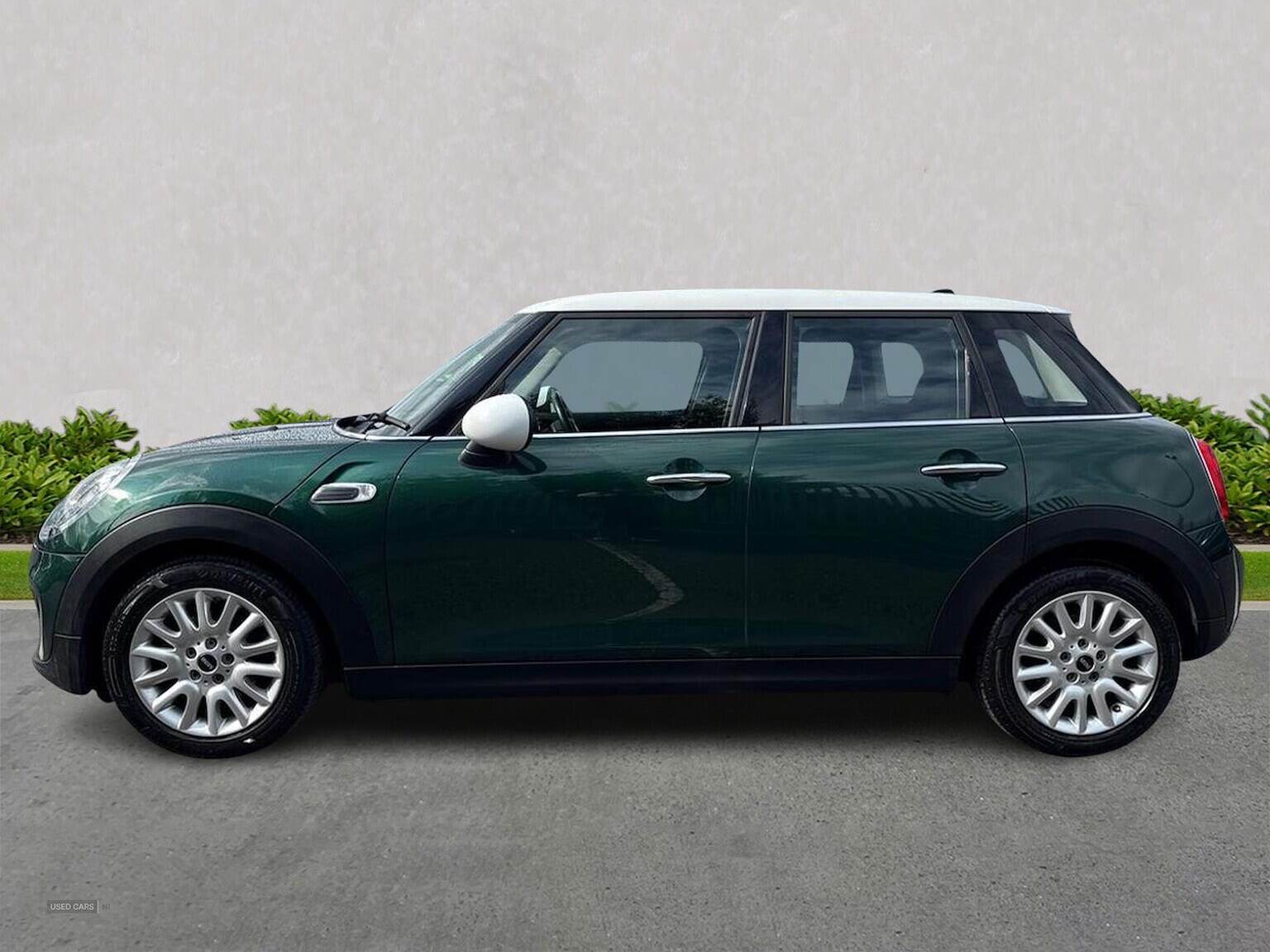 Mar 2016 MINI HATCHBACK 1.5 Cooper D 5Dr