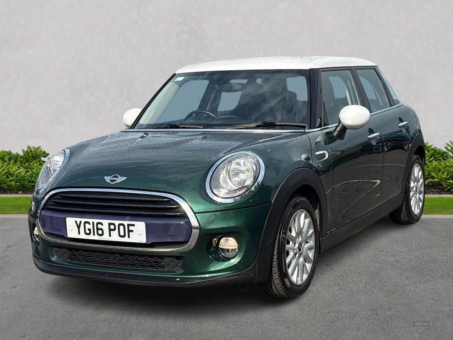 Mar 2016 MINI HATCHBACK 1.5 Cooper D 5Dr