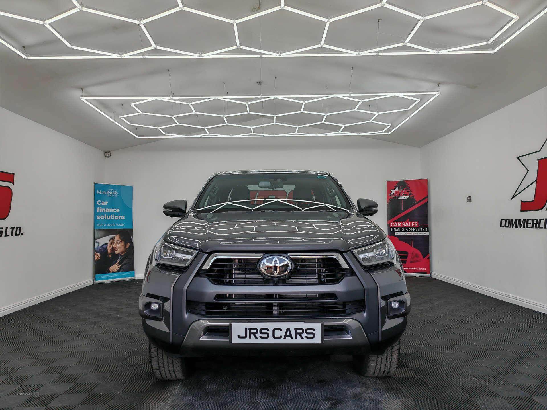 2025 Toyota Hilux 2.8 Hilux Invincible X MHEV 4WD A 4WD 4dr