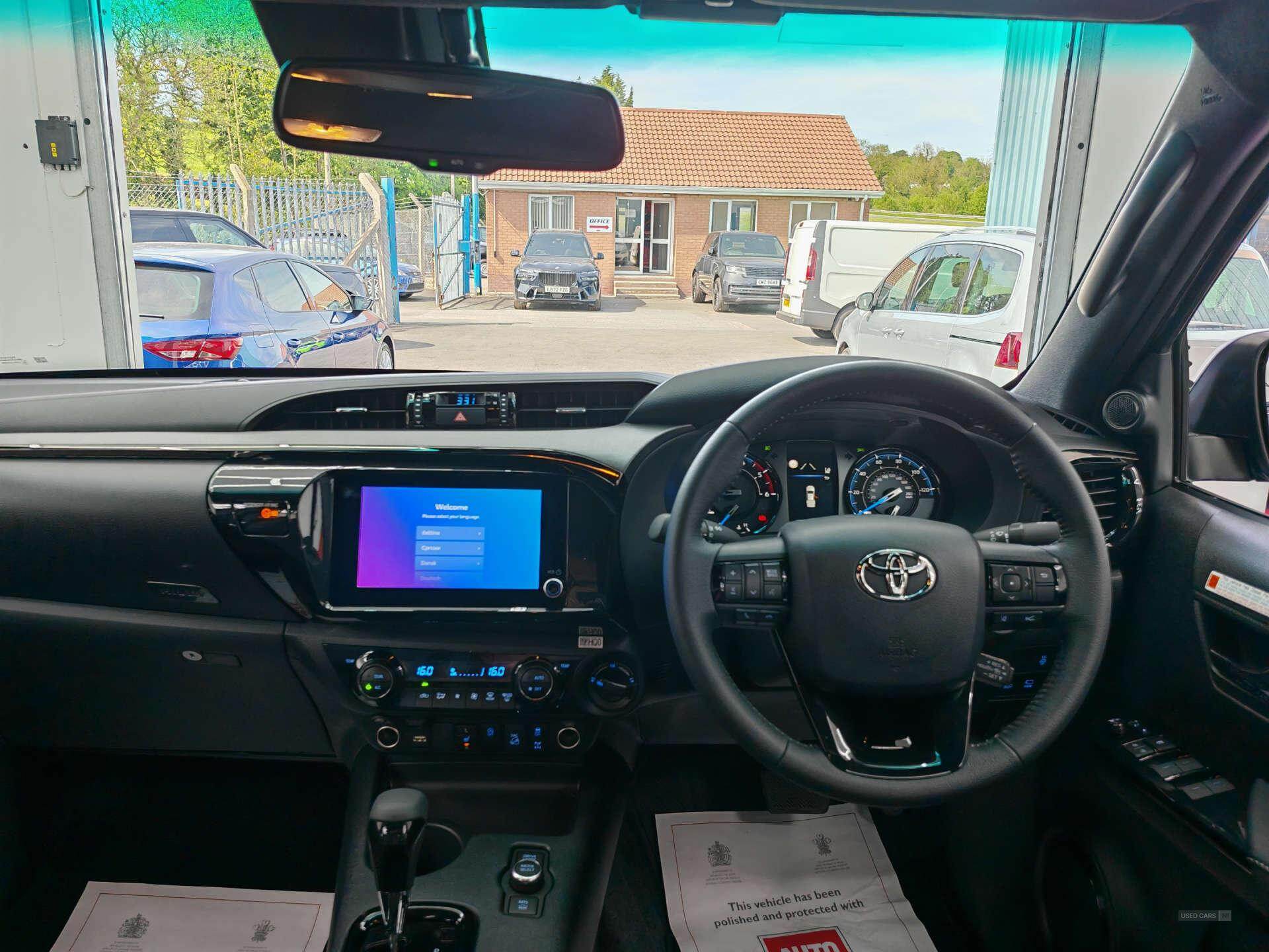 2025 Toyota Hilux 2.8 Hilux Invincible X MHEV 4WD A 4WD 4dr