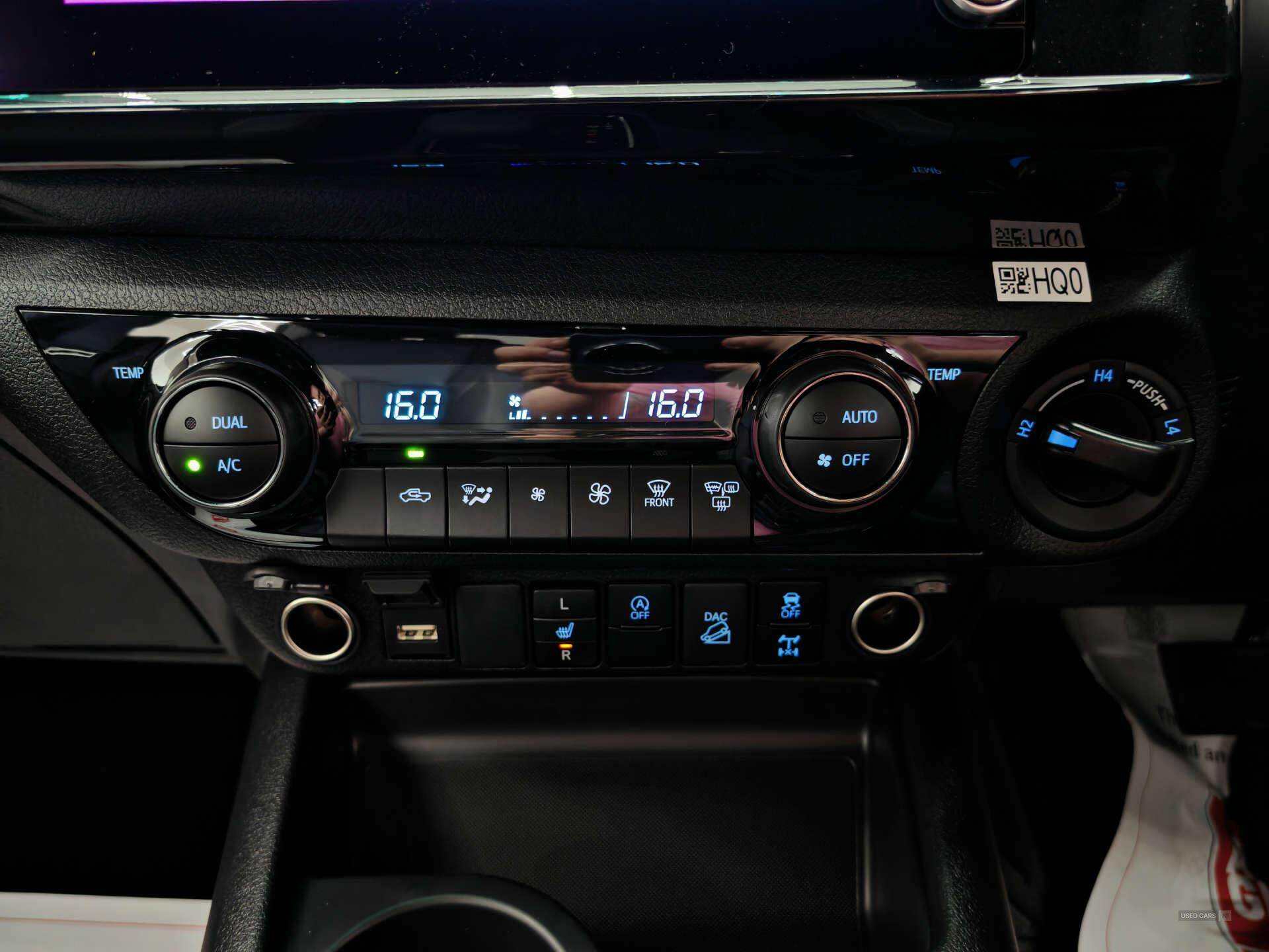 2025 Toyota Hilux 2.8 Hilux Invincible X MHEV 4WD A 4WD 4dr