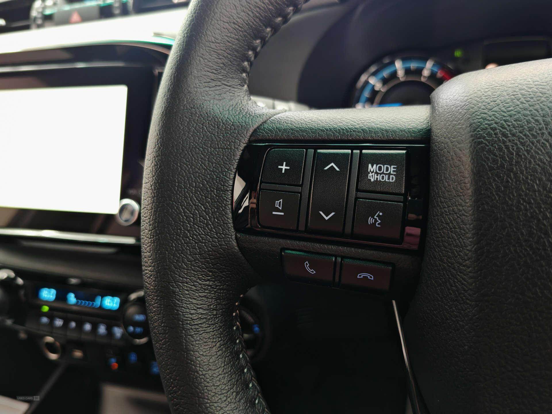 2025 Toyota Hilux 2.8 Hilux Invincible X MHEV 4WD A 4WD 4dr