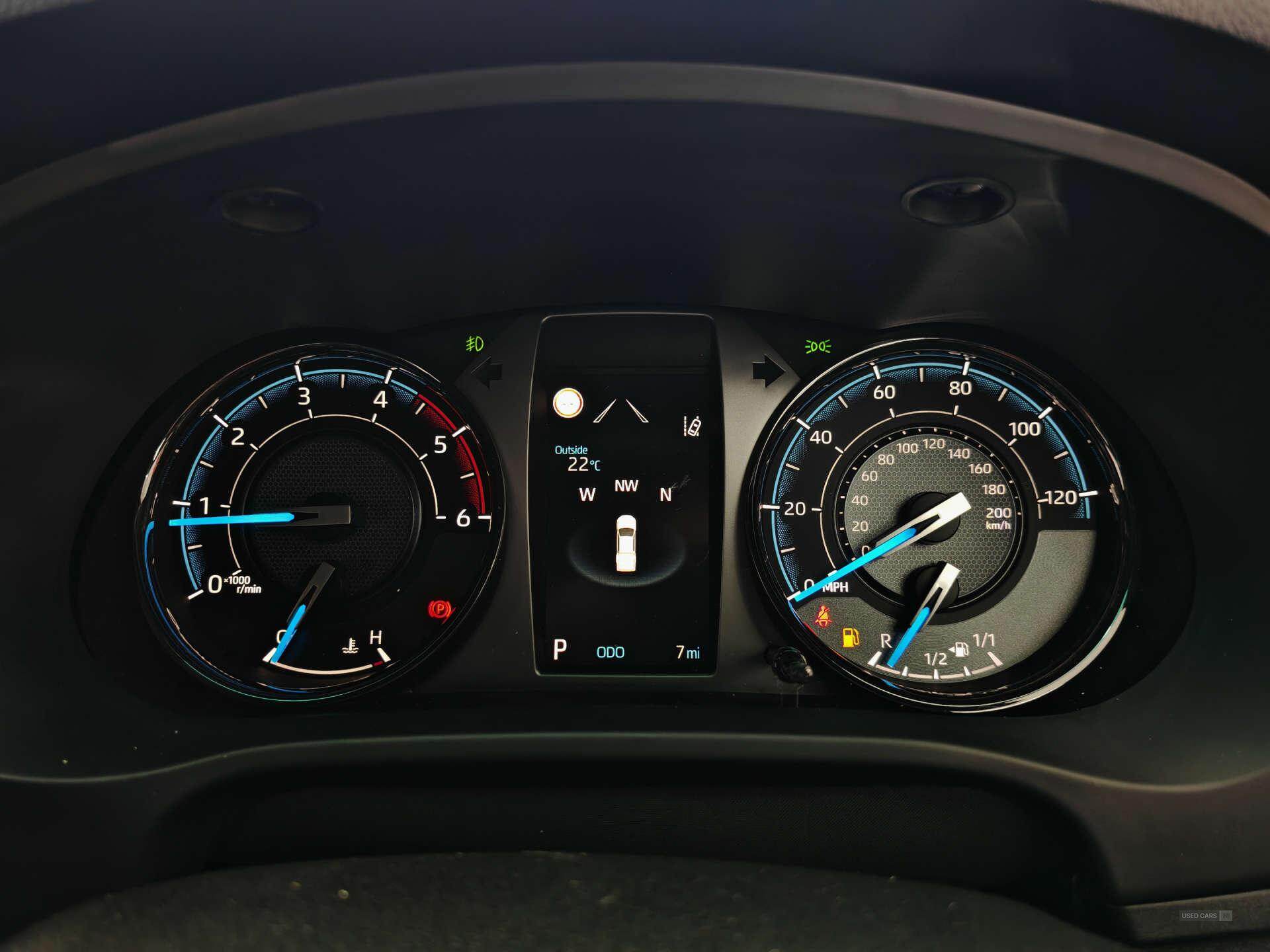 2025 Toyota Hilux 2.8 Hilux Invincible X MHEV 4WD A 4WD 4dr