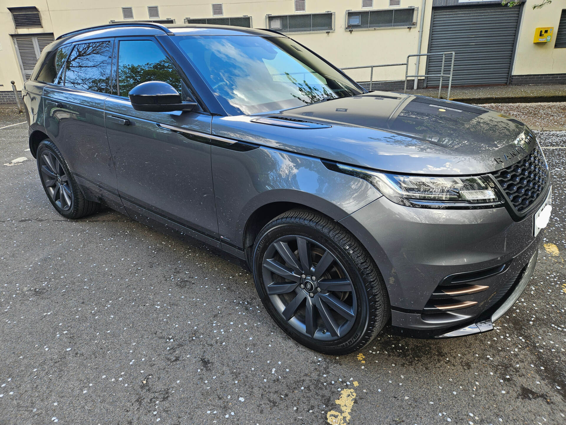 Apr 2019 Land Rover Range Rover Velar 2.0 D180 R-Dynamic 5dr Auto