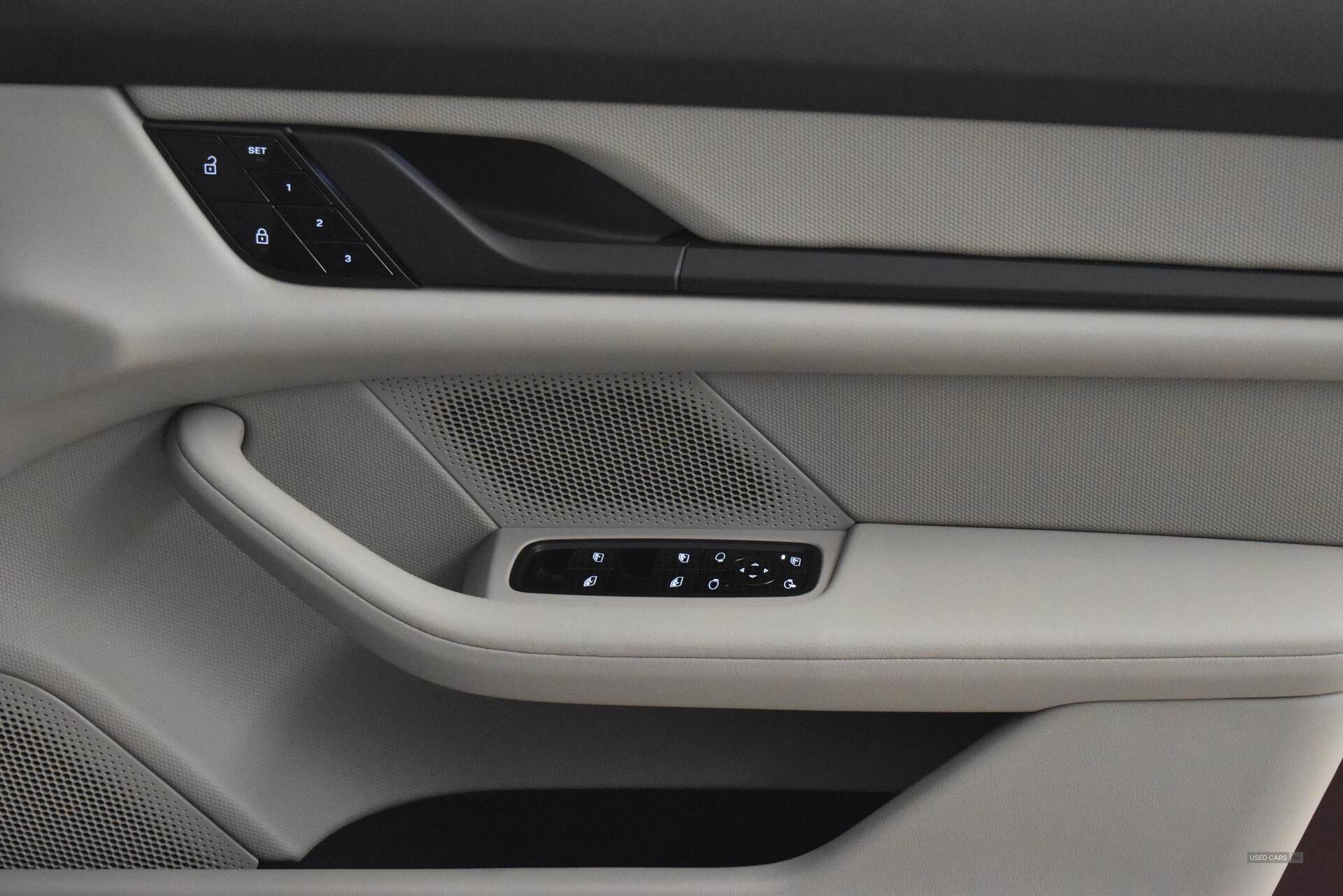 2022 Porsche Taycan 350kW 4 93kWh 5dr Auto