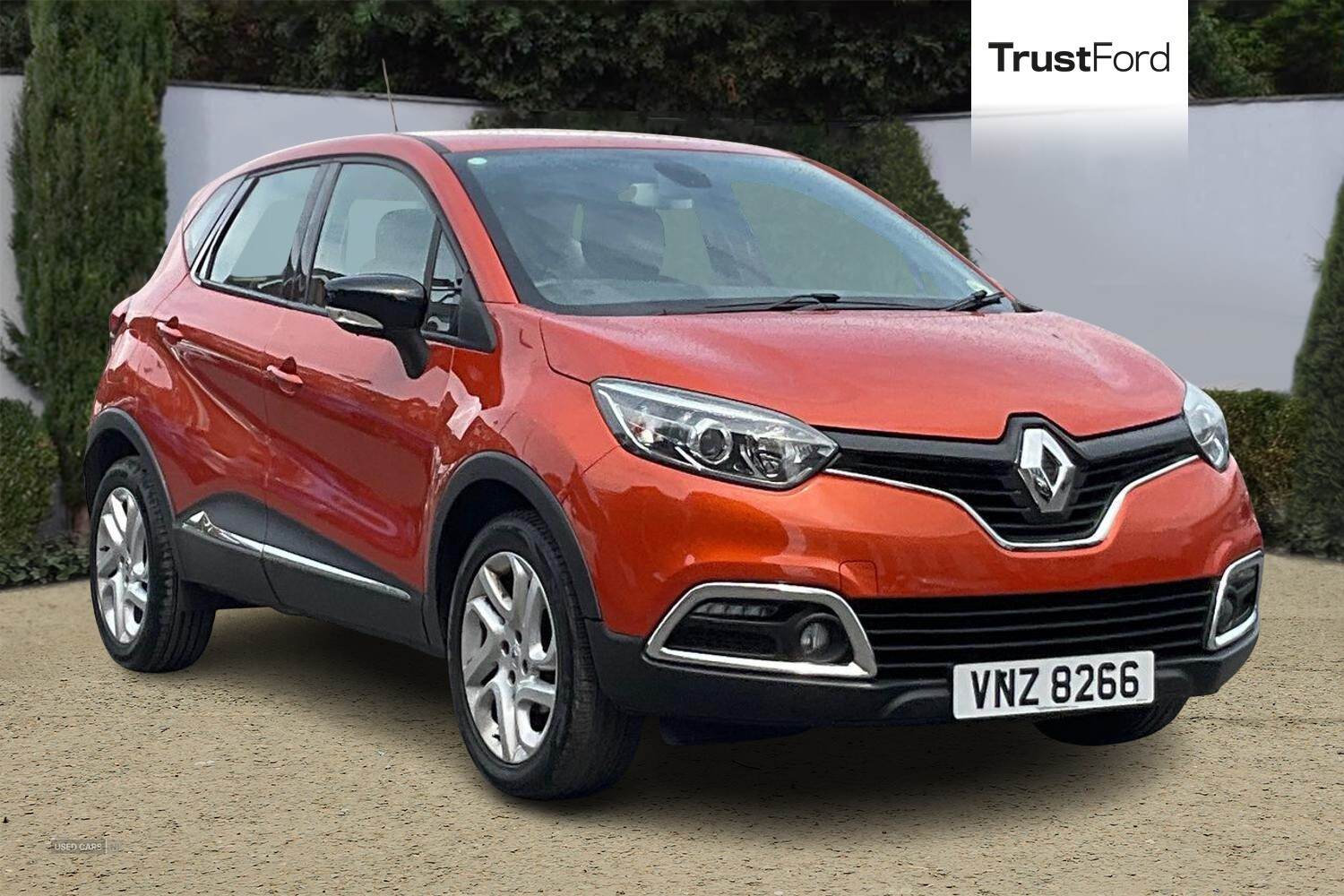 Feb 2016 Renault Captur 0.9 TCE 90 Dynamique Nav 5dr