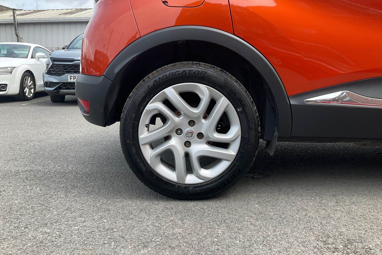 Feb 2016 Renault Captur 0.9 TCE 90 Dynamique Nav 5dr