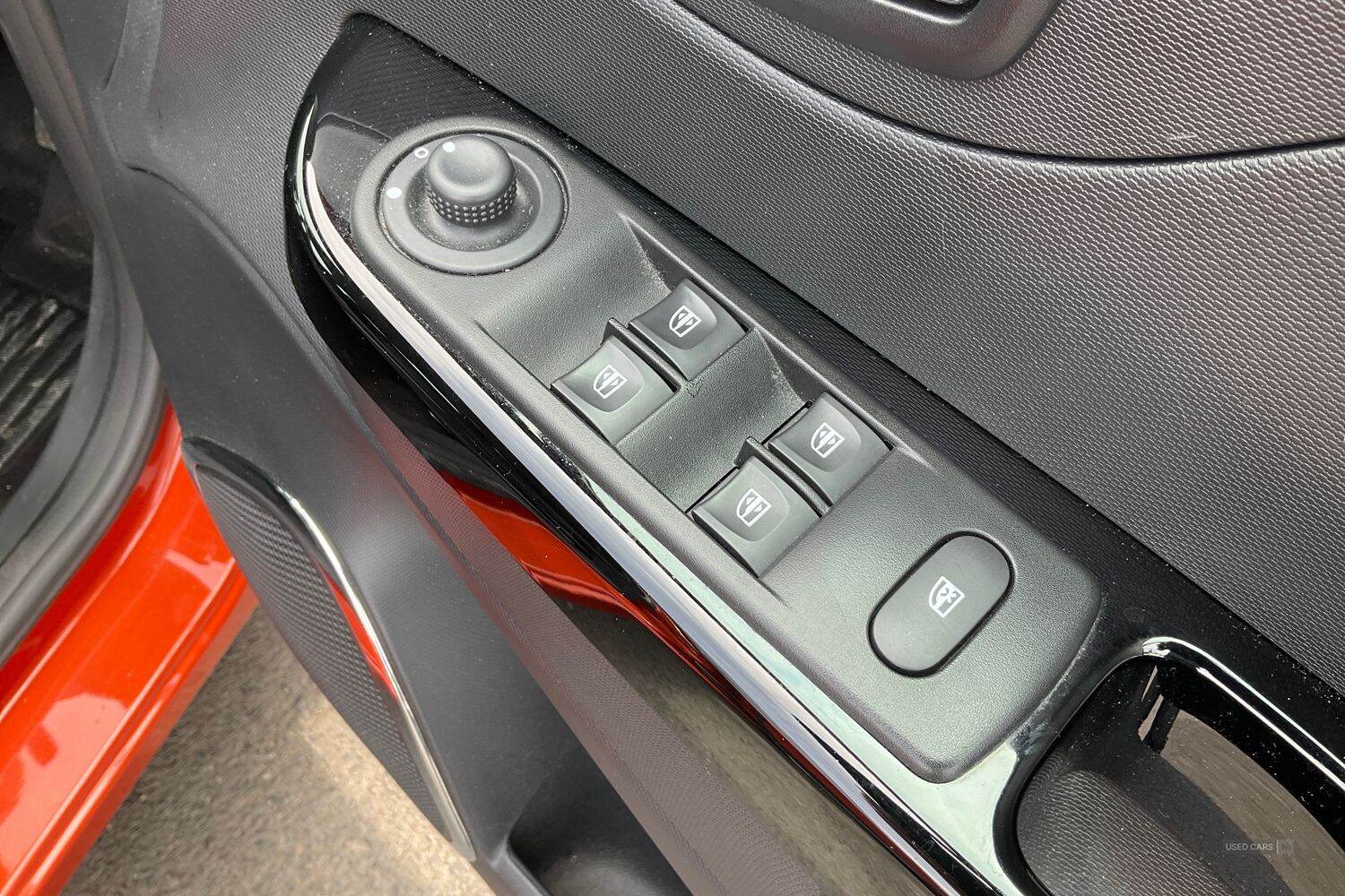 Feb 2016 Renault Captur 0.9 TCE 90 Dynamique Nav 5dr