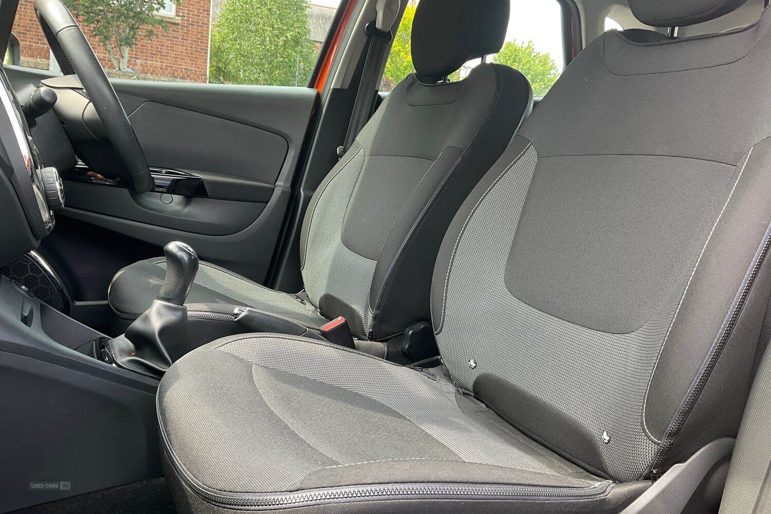Feb 2016 Renault Captur 0.9 TCE 90 Dynamique Nav 5dr