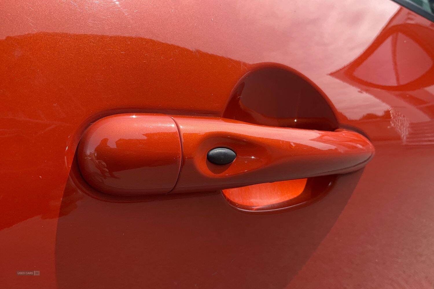 Feb 2016 Renault Captur 0.9 TCE 90 Dynamique Nav 5dr