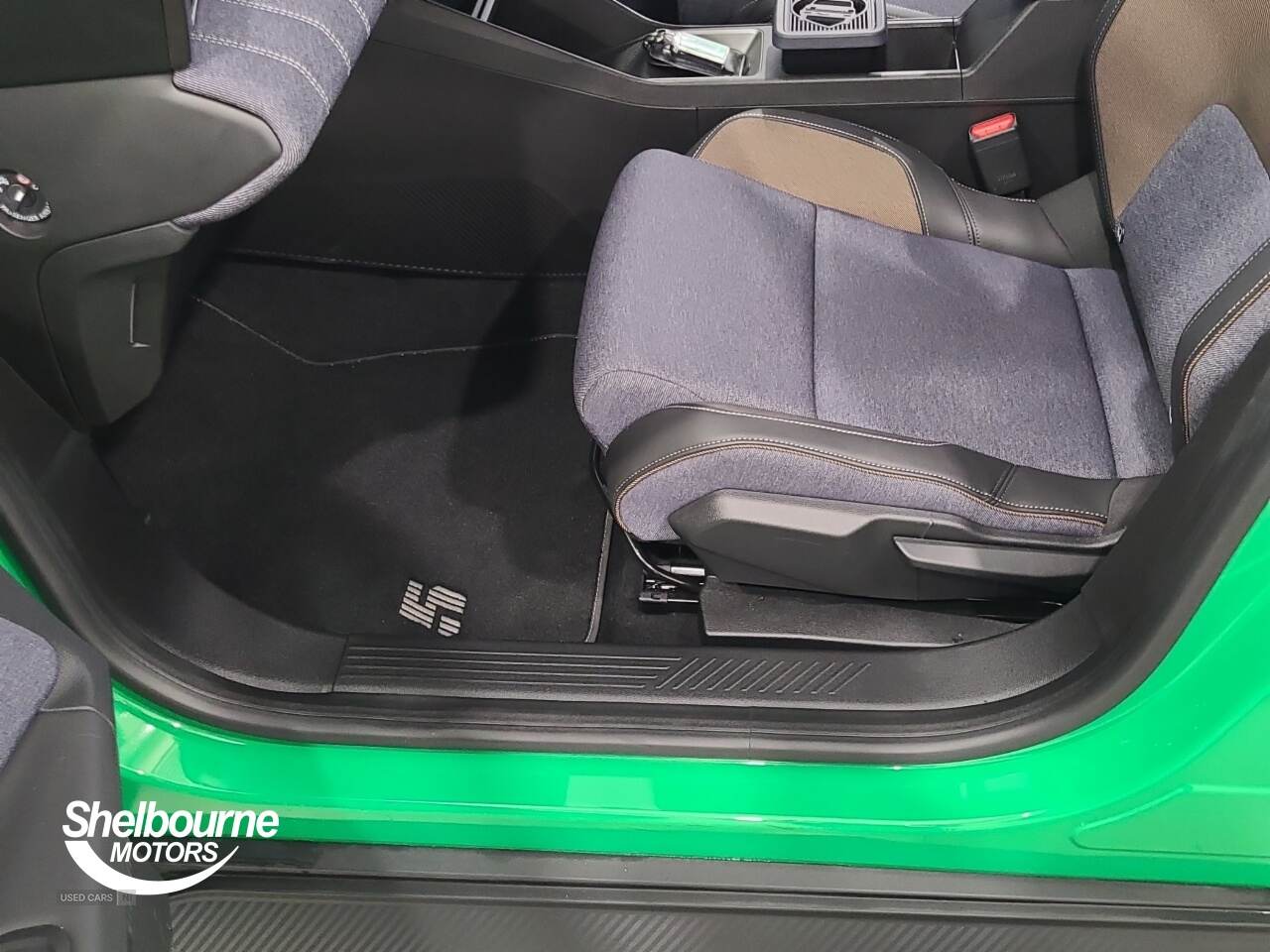 Feb 2025 Renault 5 110kW Techno Comfort Range 52 kWh 5dr Auto