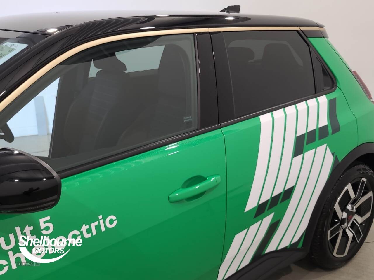 Feb 2025 Renault 5 110kW Techno Comfort Range 52 kWh 5dr Auto