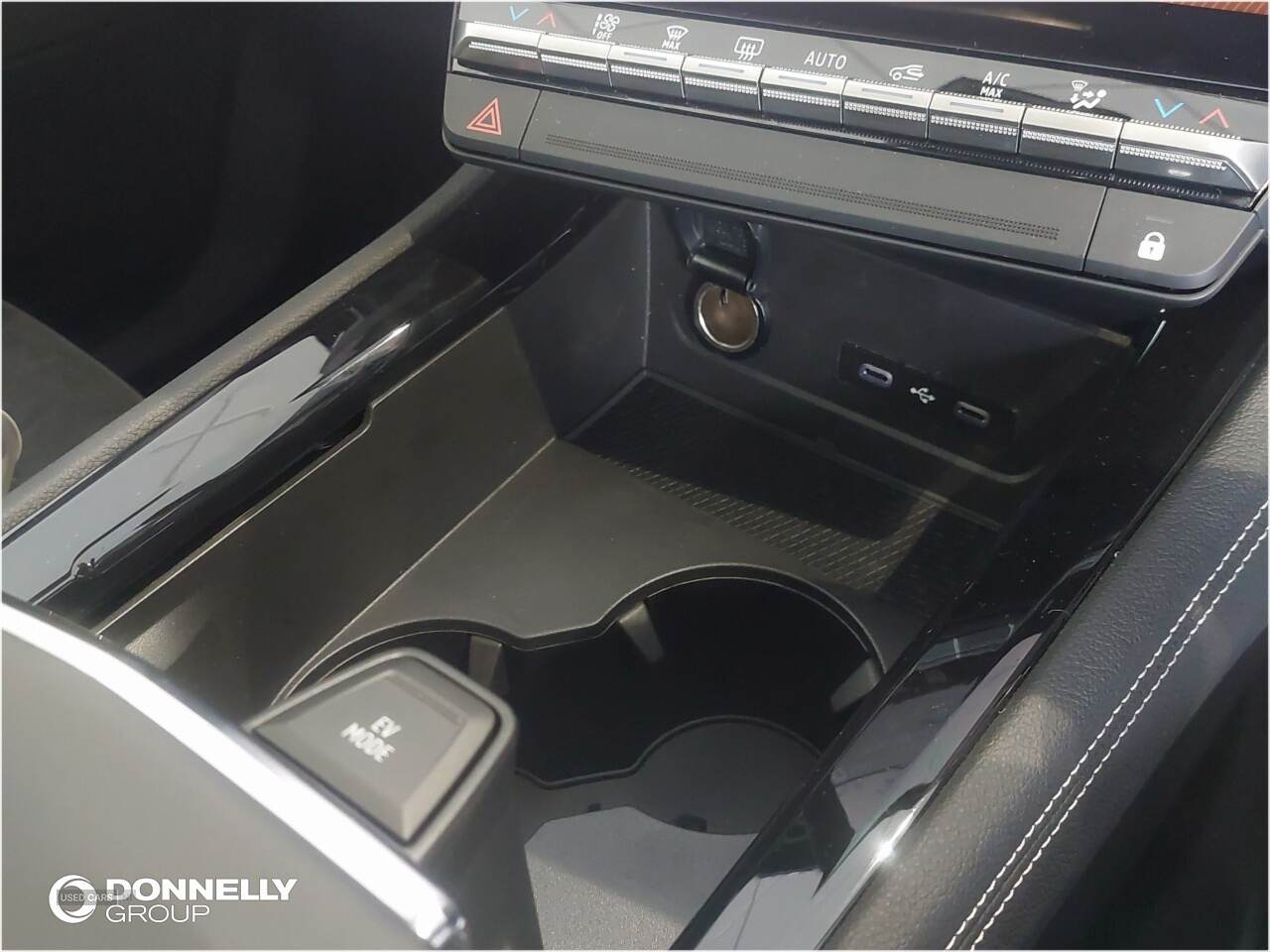 May 2025 Renault Rafale E-Tech PHEV Atelier Alpine AWD 5dr Auto