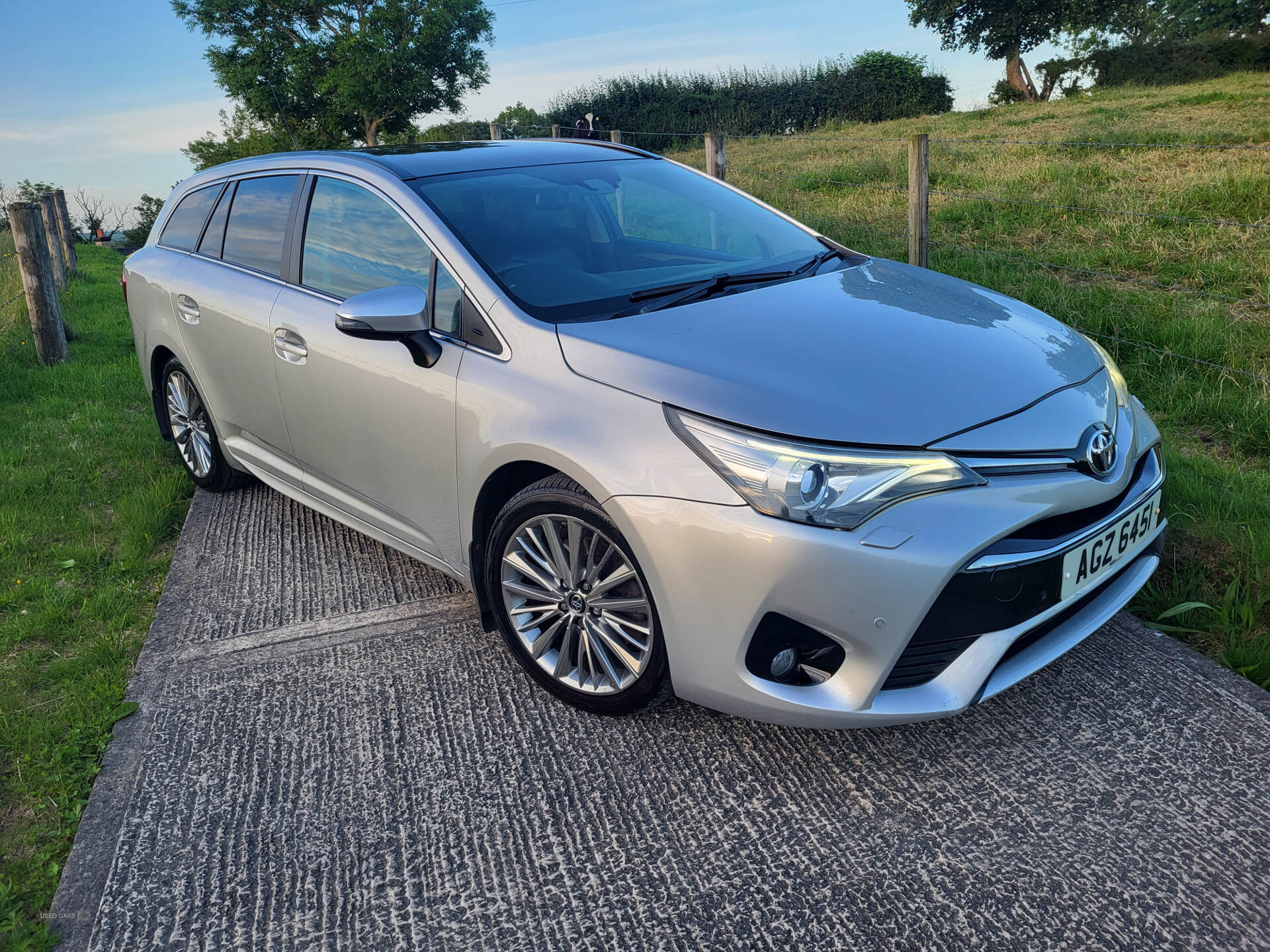 Feb 2016 Toyota Avensis 2.0D Excel 5dr