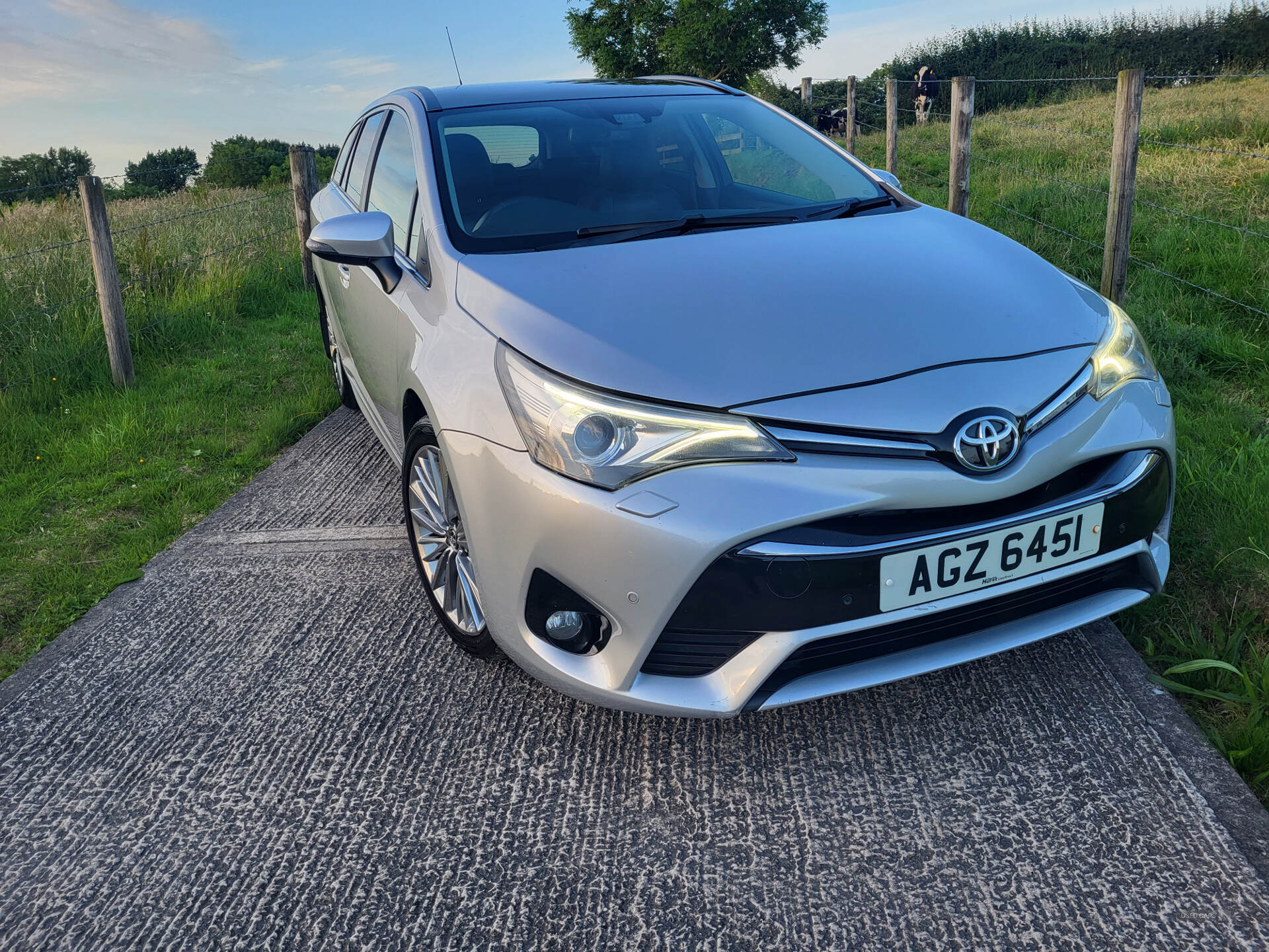 Feb 2016 Toyota Avensis 2.0D Excel 5dr
