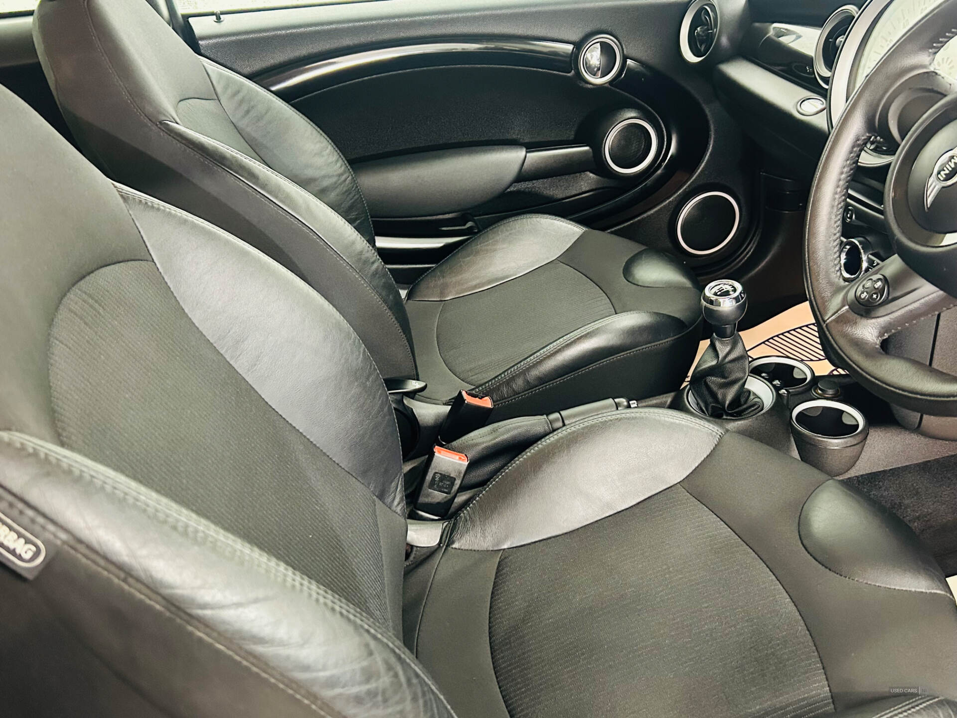 Feb 2012 MINI Hatch 1.6 Cooper D 3dr