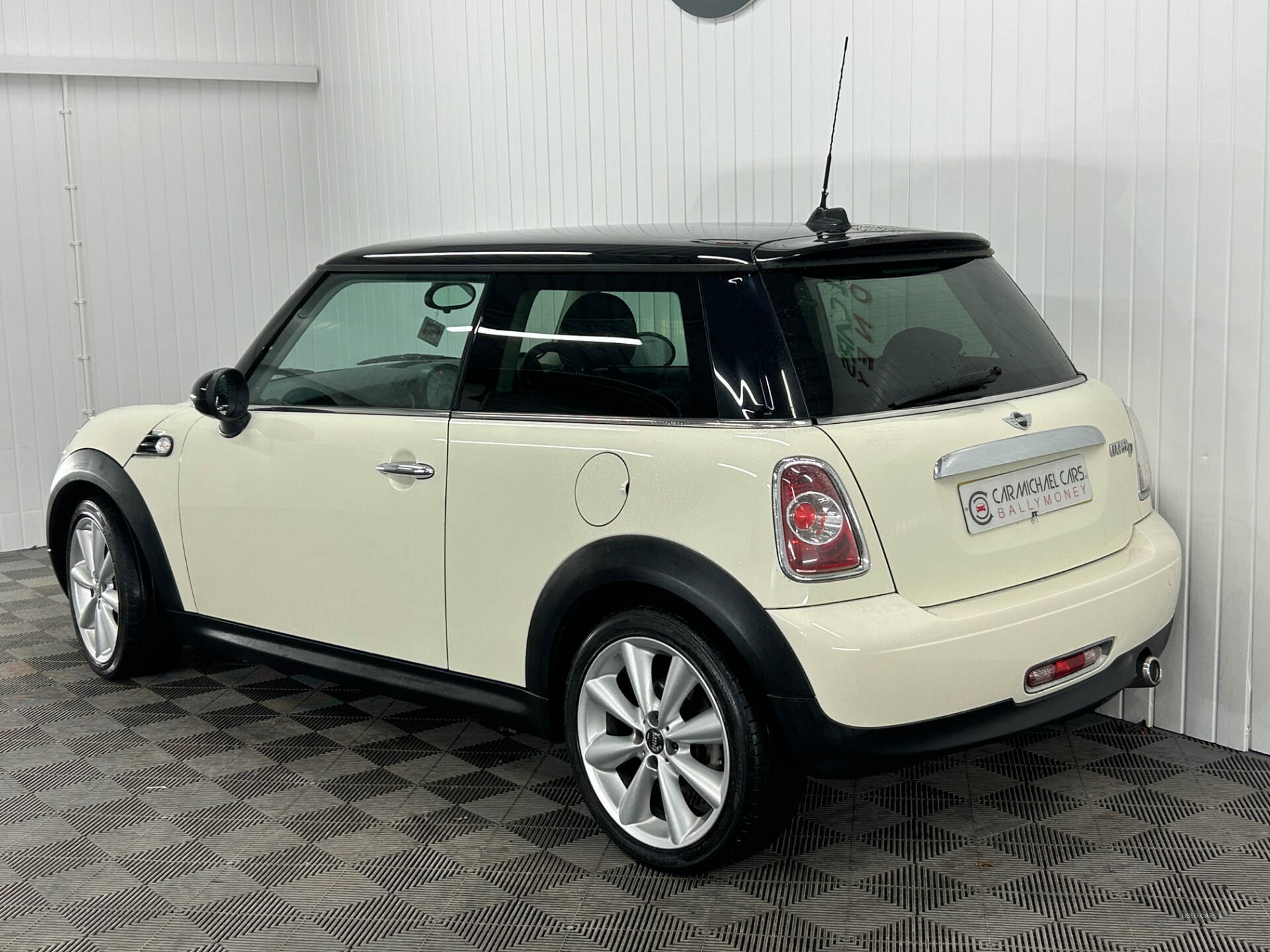 Feb 2012 MINI Hatch 1.6 Cooper D 3dr