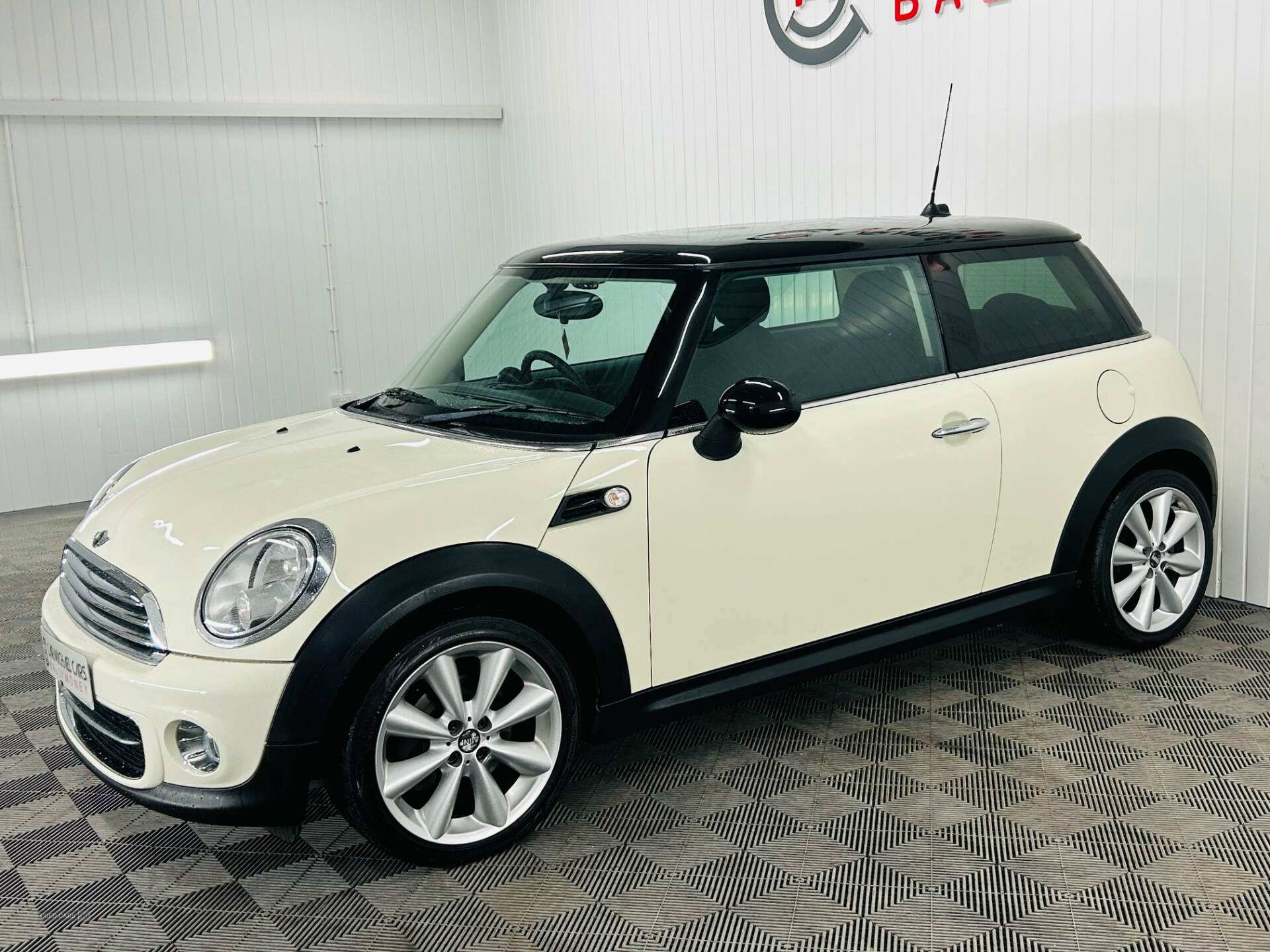 Feb 2012 MINI Hatch 1.6 Cooper D 3dr