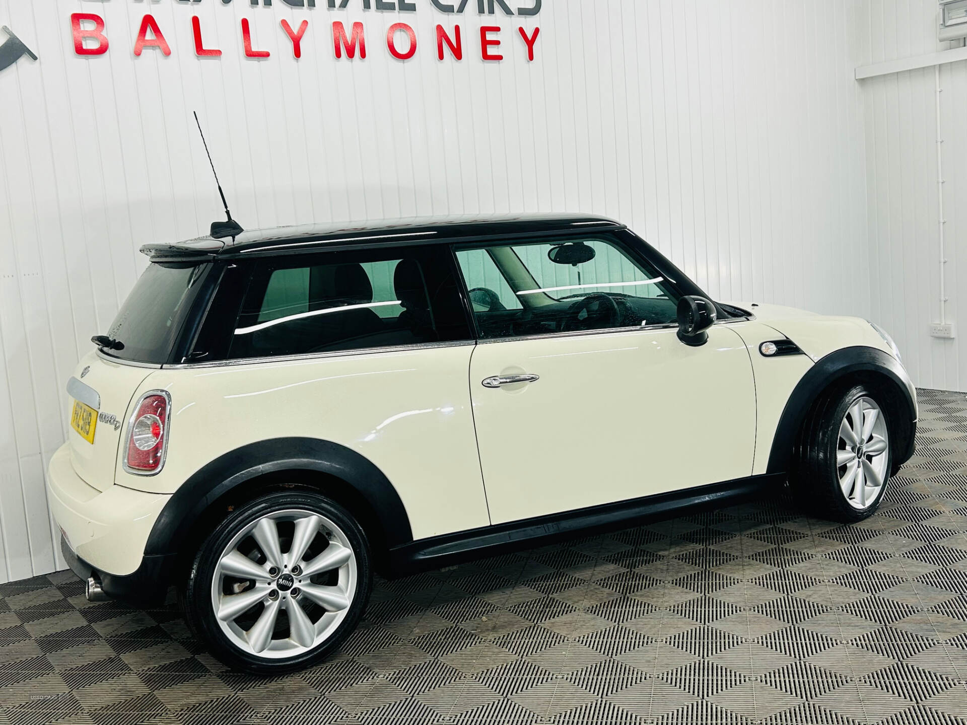Feb 2012 MINI Hatch 1.6 Cooper D 3dr
