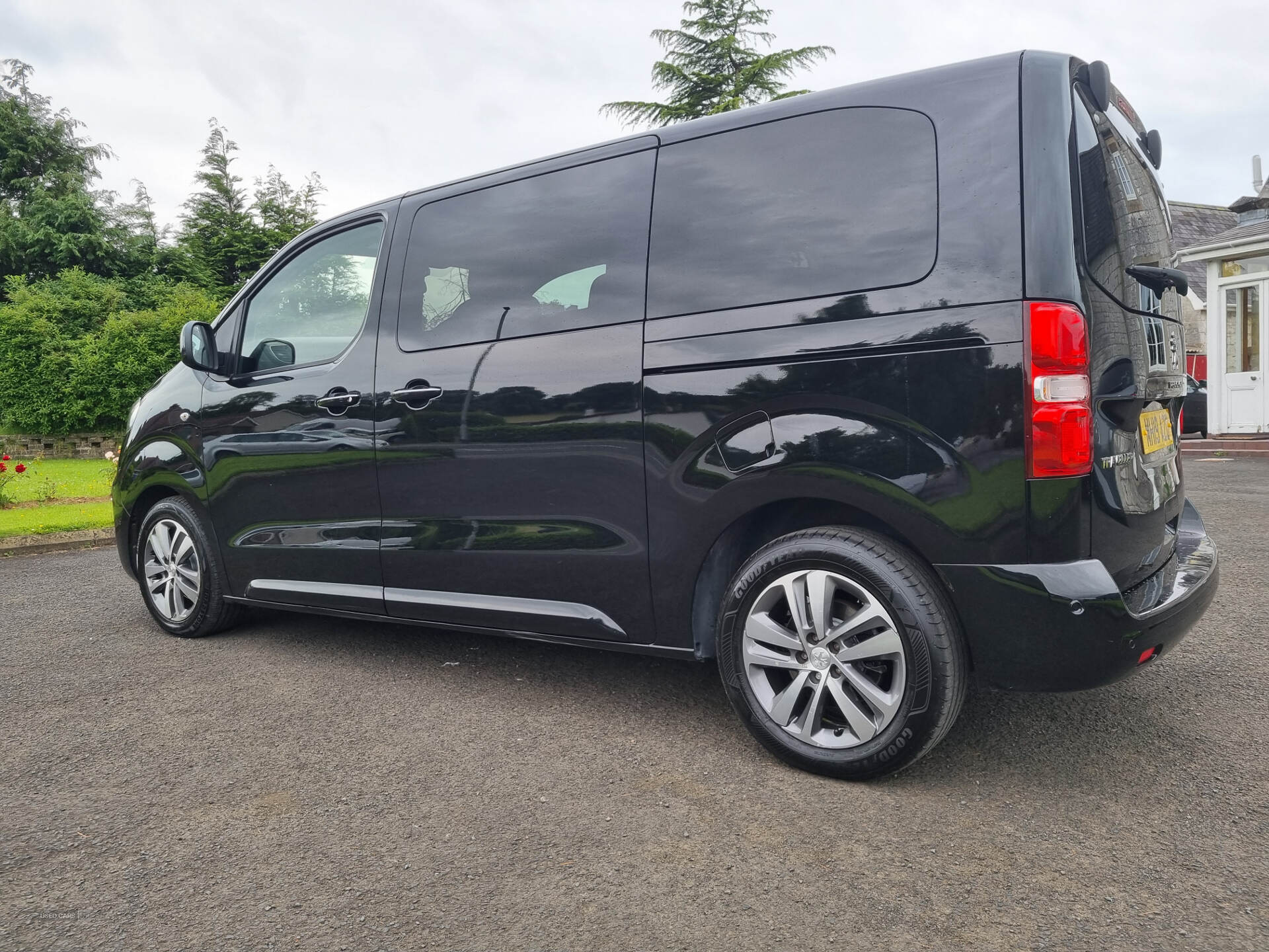 May 2019 Peugeot Traveller 2.0 BlueHDi 180 Allure Standard [8 Seat] 5dr EAT8