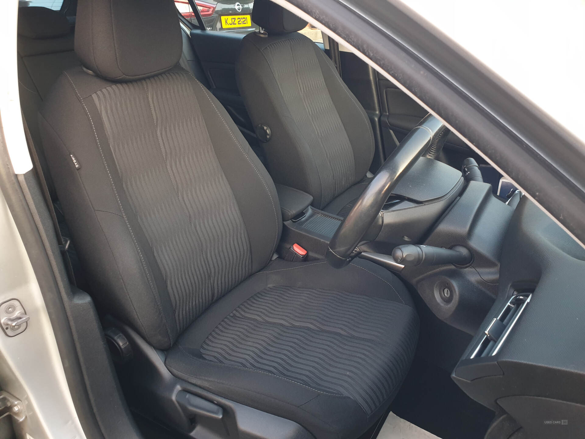 Feb 2015 Peugeot 308 1.6 HDi 115 Active 5dr