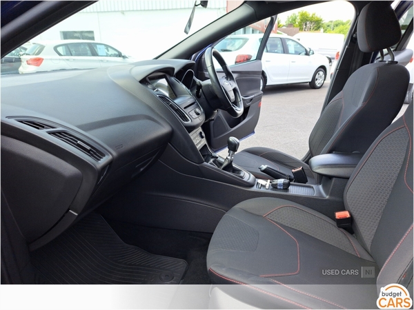 Ford Focus HATCHBACK in Down