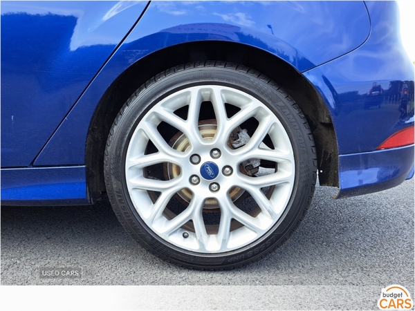 Ford Focus HATCHBACK in Down
