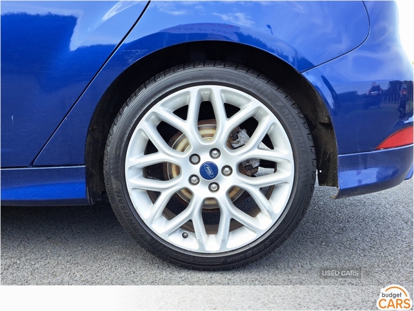 Ford Focus HATCHBACK in Down
