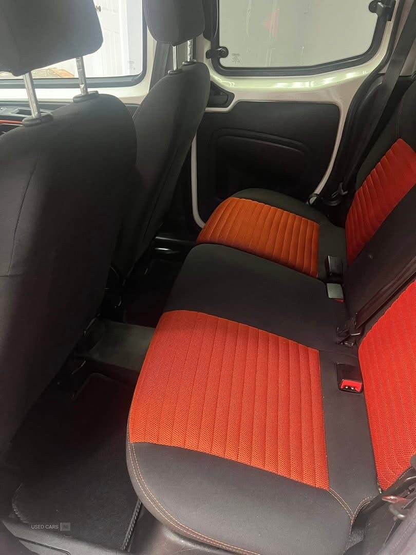 Sep 2012 Fiat Qubo 1.3 Multijet 95 Trekking 5dr