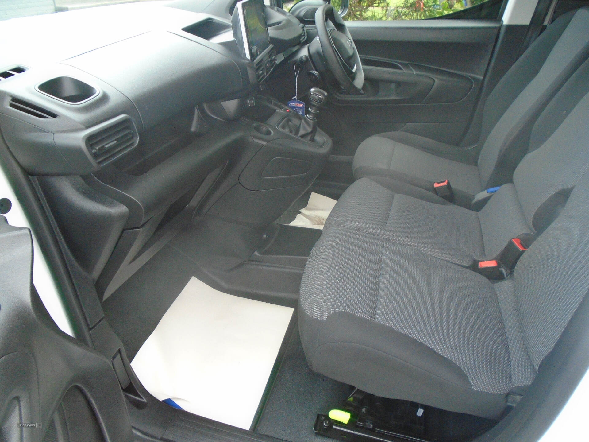Jan 2022 Peugeot Partner 1000 1.5 BlueHDi 100 Professional Prem Van [6 Spd]