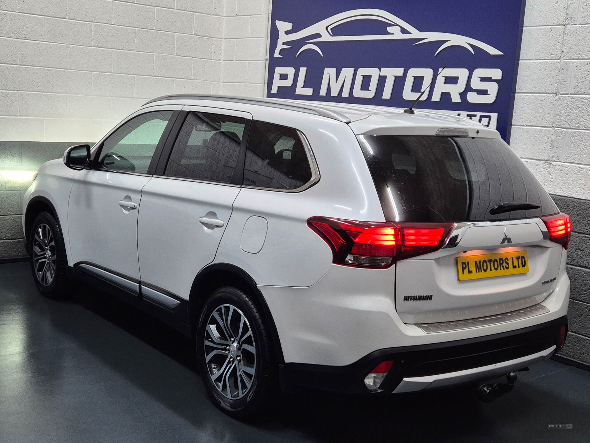 Apr 2016 Mitsubishi Outlander 2.2 DI-D GX4 5dr Auto