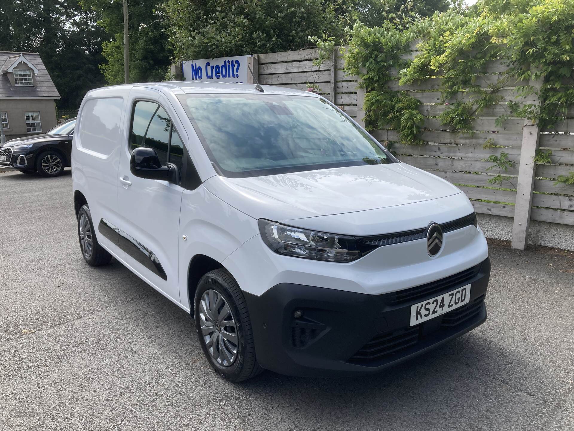 Apr 2024 Citroen Berlingo 1.5 BlueHDi 100ps Van Driver