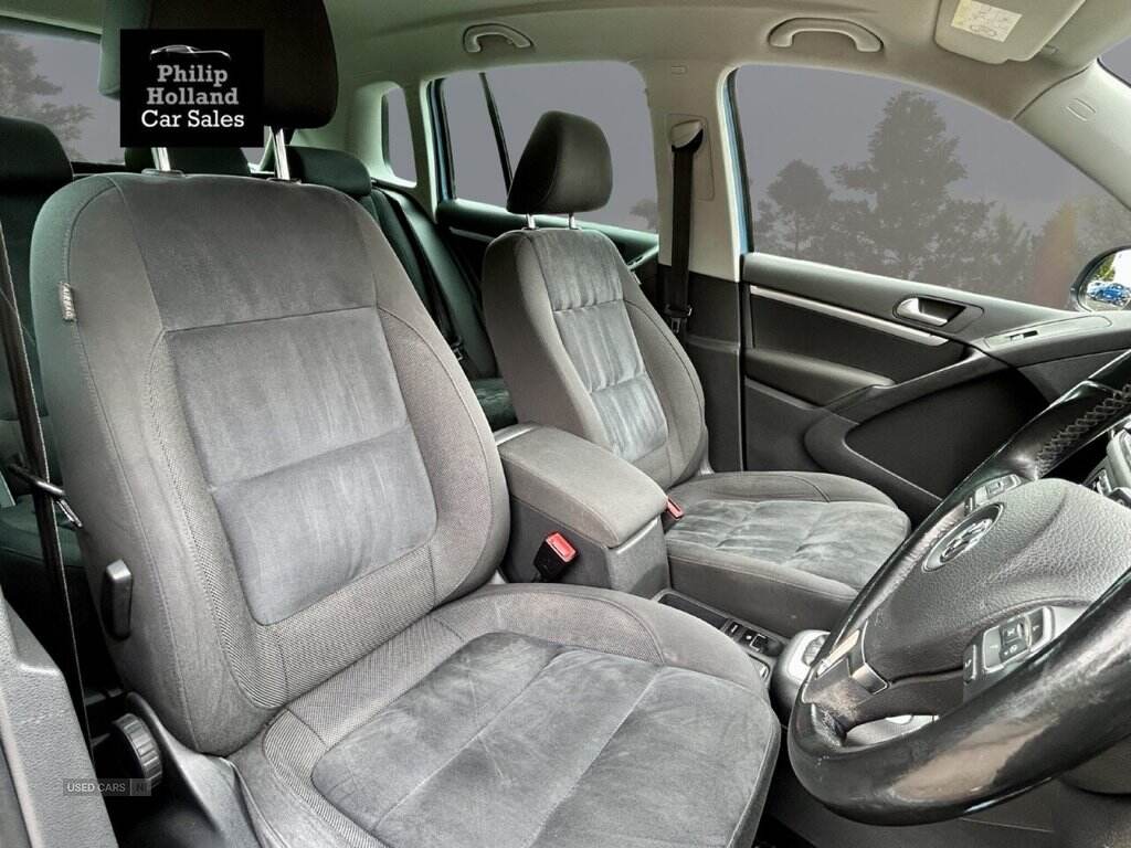 Mar 2015 Volkswagen Tiguan 2.0 TDi BlueMotion Tech Match 5dr DSG