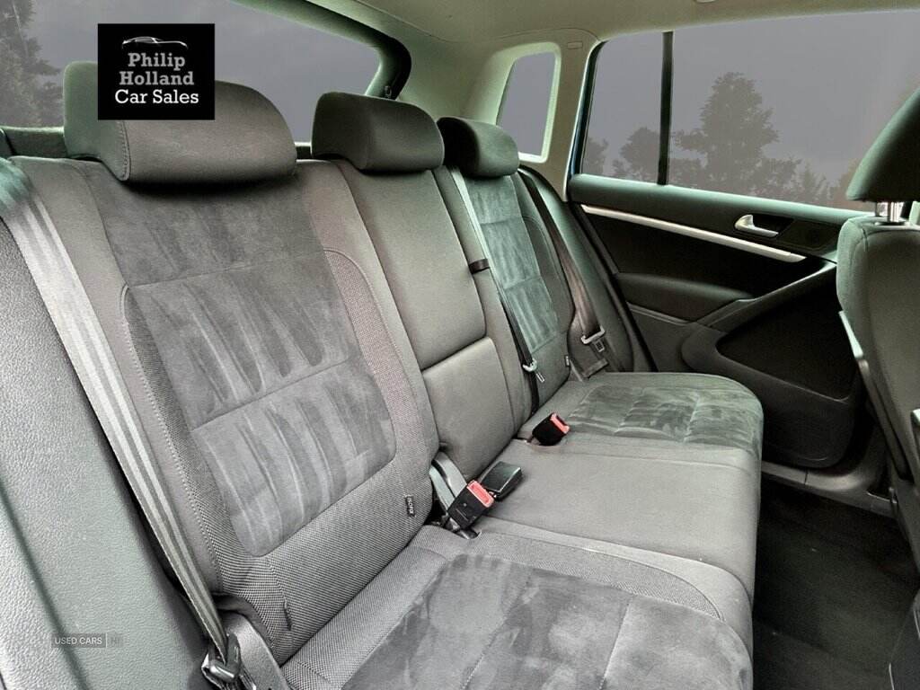 Mar 2015 Volkswagen Tiguan 2.0 TDi BlueMotion Tech Match 5dr DSG