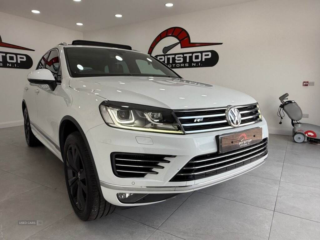 Jun 2015 Volkswagen Touareg 3.0 V6 TDI BlueMotion Tech R-Line 5dr Tip Auto