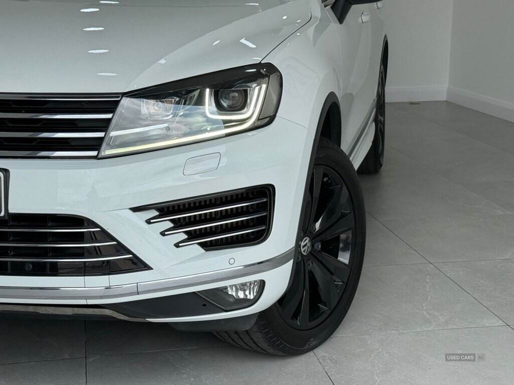 Jun 2015 Volkswagen Touareg 3.0 V6 TDI BlueMotion Tech R-Line 5dr Tip Auto