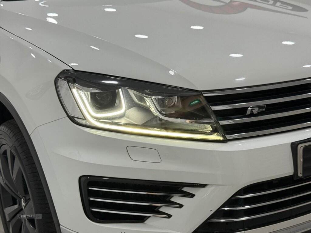 Jun 2015 Volkswagen Touareg 3.0 V6 TDI BlueMotion Tech R-Line 5dr Tip Auto
