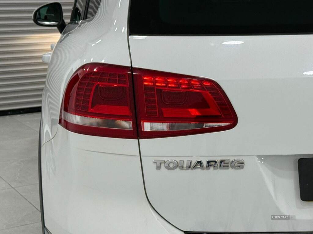 Jun 2015 Volkswagen Touareg 3.0 V6 TDI BlueMotion Tech R-Line 5dr Tip Auto