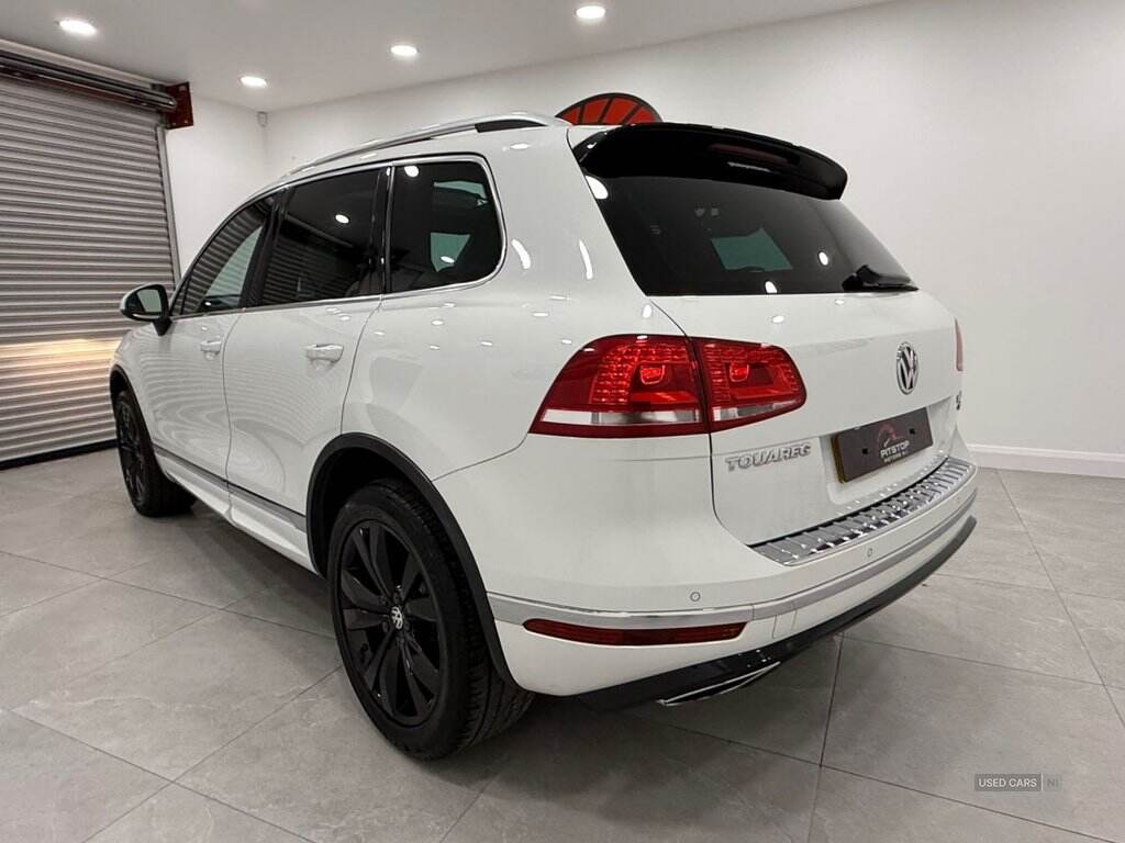 Jun 2015 Volkswagen Touareg 3.0 V6 TDI BlueMotion Tech R-Line 5dr Tip Auto