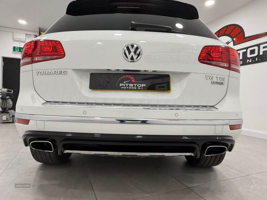 Jun 2015 Volkswagen Touareg 3.0 V6 TDI BlueMotion Tech R-Line 5dr Tip Auto
