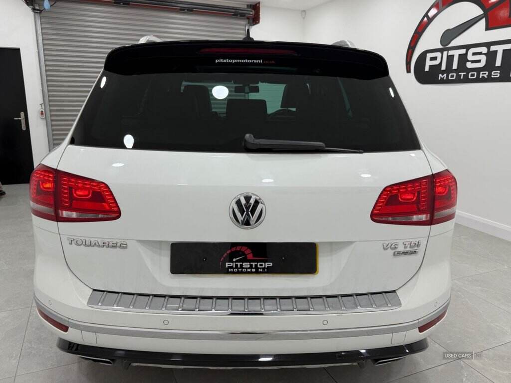 Jun 2015 Volkswagen Touareg 3.0 V6 TDI BlueMotion Tech R-Line 5dr Tip Auto