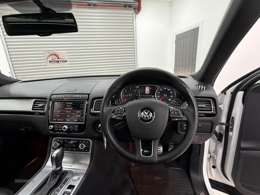 Jun 2015 Volkswagen Touareg 3.0 V6 TDI BlueMotion Tech R-Line 5dr Tip Auto