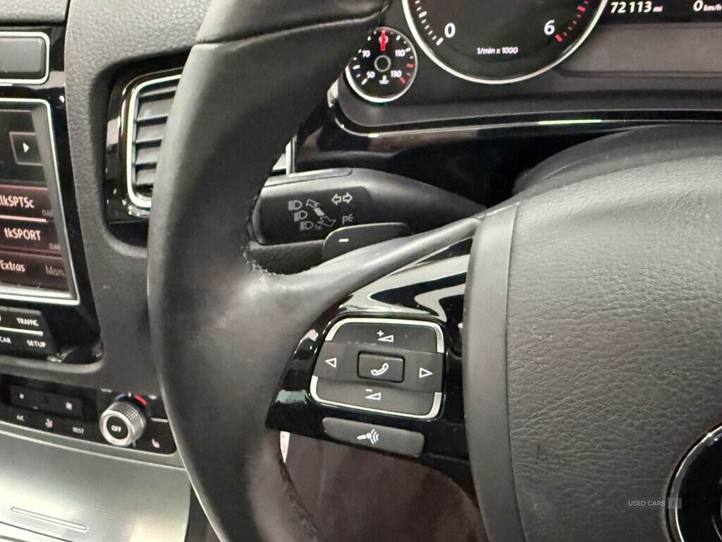 Jun 2015 Volkswagen Touareg 3.0 V6 TDI BlueMotion Tech R-Line 5dr Tip Auto
