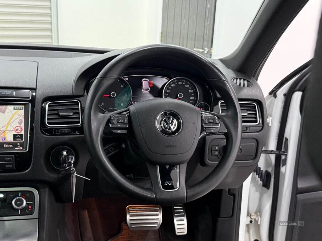 Jun 2015 Volkswagen Touareg 3.0 V6 TDI BlueMotion Tech R-Line 5dr Tip Auto